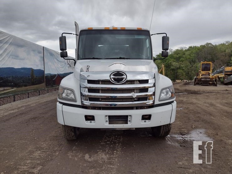 2018-hino-338-image-2
