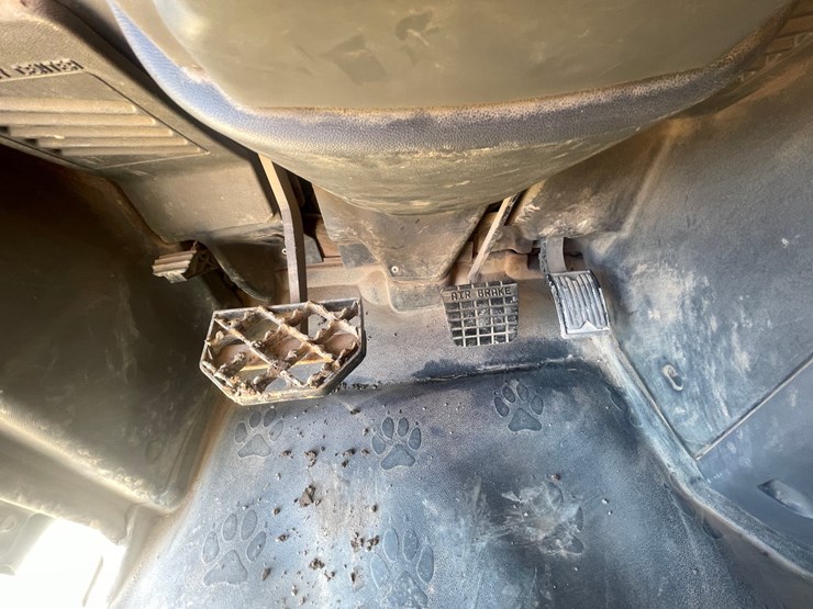 2013-mack-granite-104fr-image-109