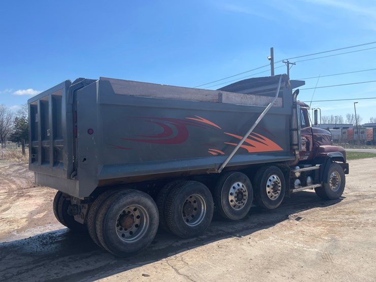 #4013-•-2000-quad-axle-mack-dump-truck-(has-wi-title)-image-5