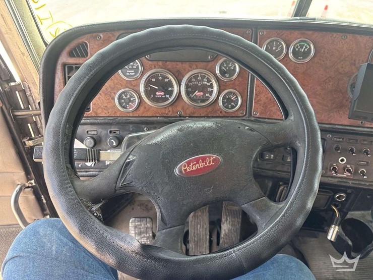 2005-peterbilt-357-image-29