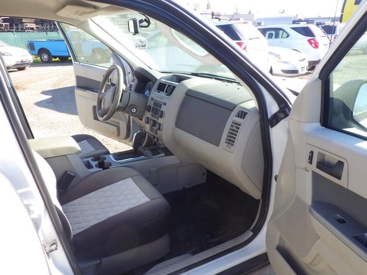 2009-ford-escape-image-7