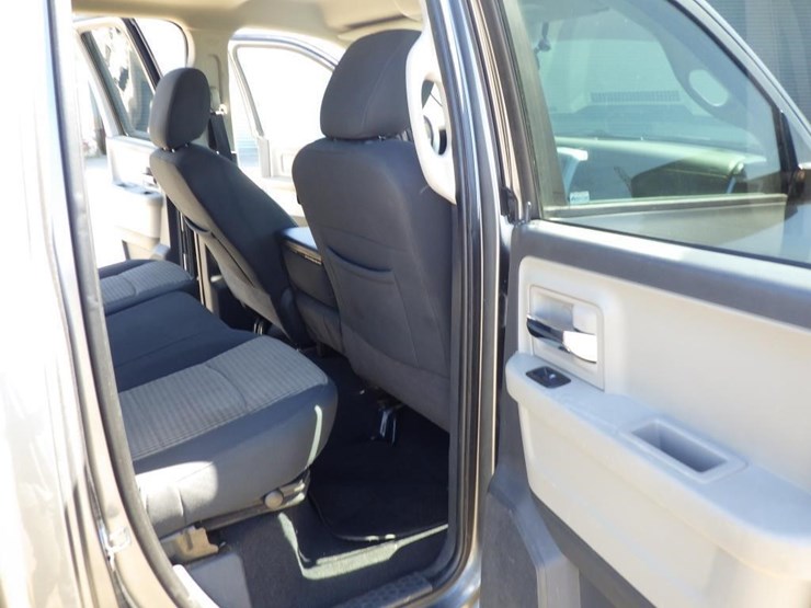 2012-dodge-1500-image-8