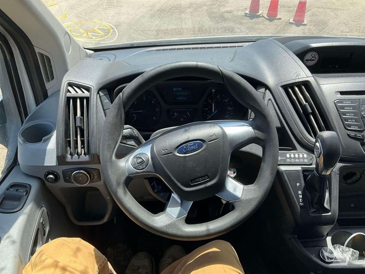 2019-ford-transit-image-13