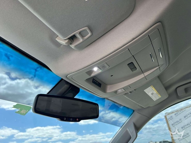 2018-chevrolet-tahoe-image-21