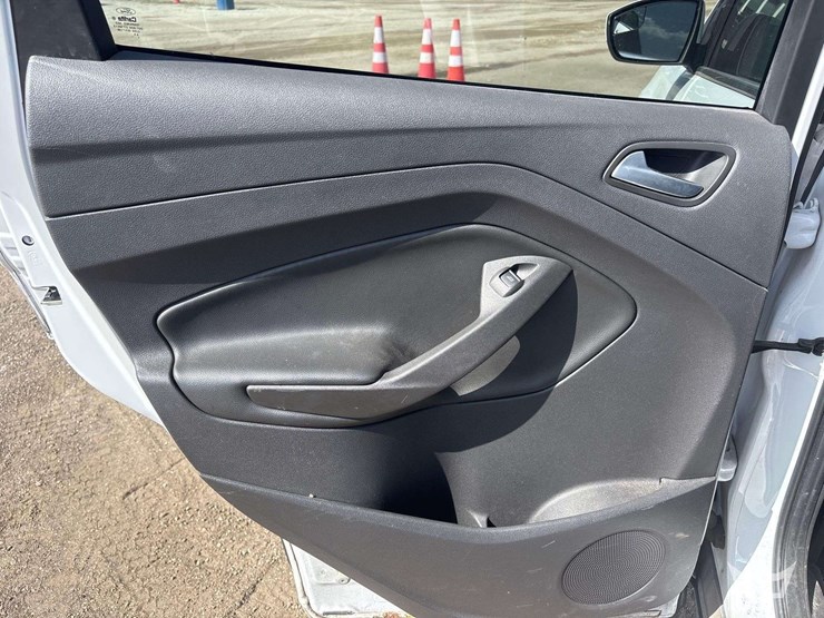 2014-ford-escape-image-21