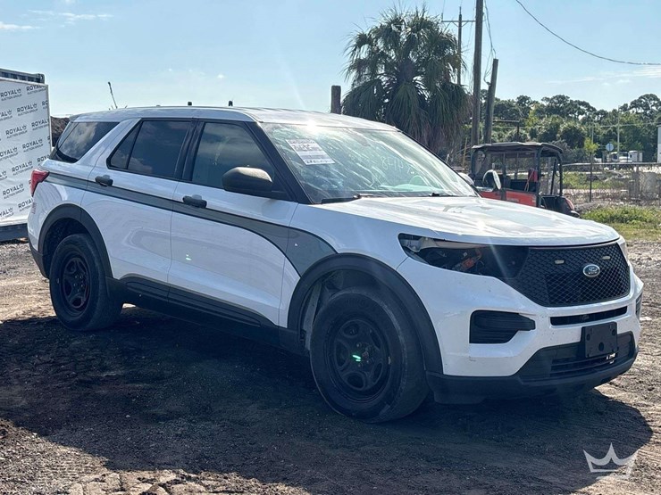 2020-ford-explorer-image-4