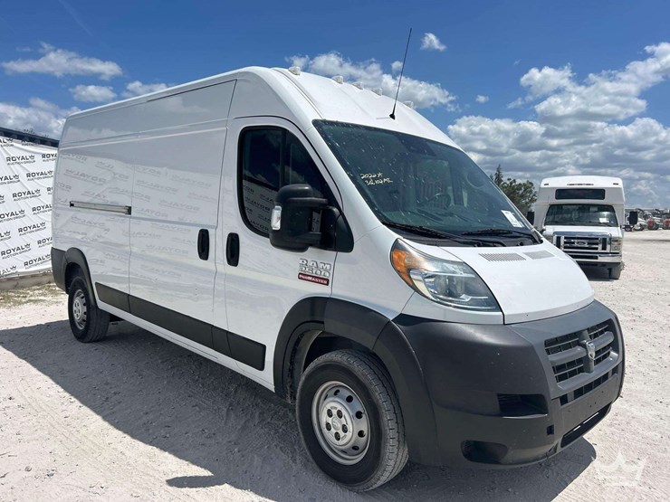 2022-ram-promaster-2500-image-2
