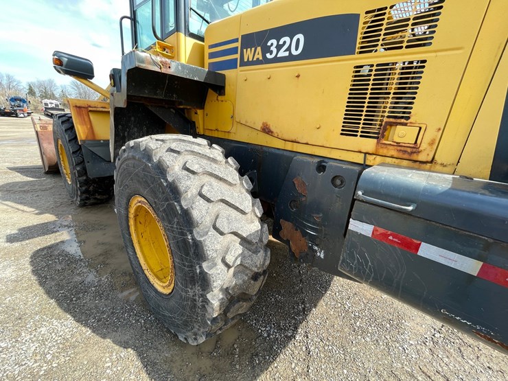 2005-komatsu-wa320-5l-image-18