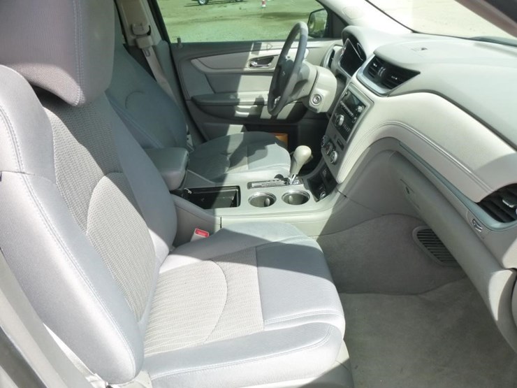 2015-chevrolet-traverse-image-17