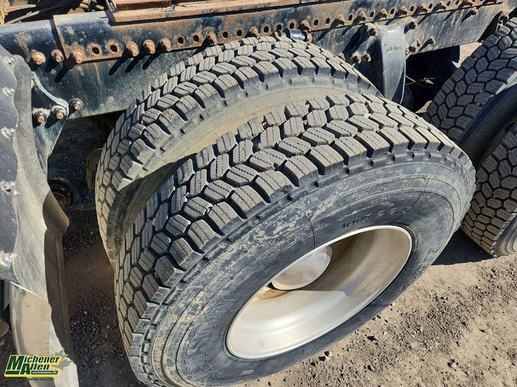 2021-western-star-5700xe-image-26