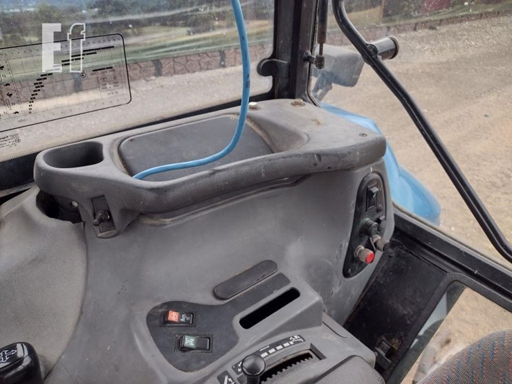 new-holland-ts100-image-11