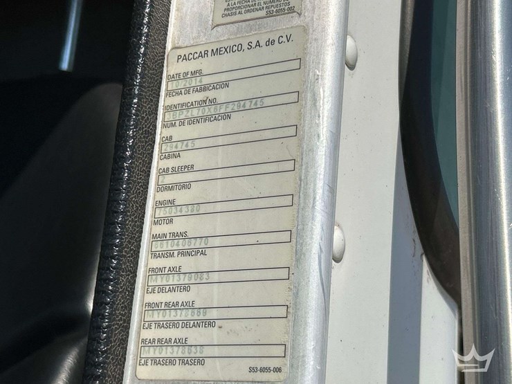 2015-peterbilt-320-image-5