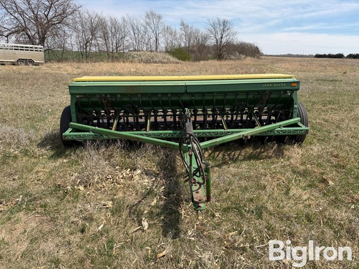 john-deere-8300-image-2