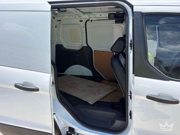 2021-ford-transit-connect-image-19