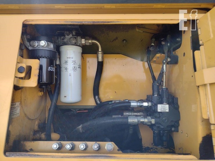 2004-deere-650h-image-33
