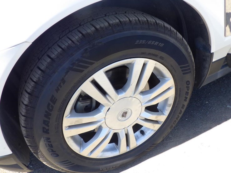 2014-cadillac-srx-image-13