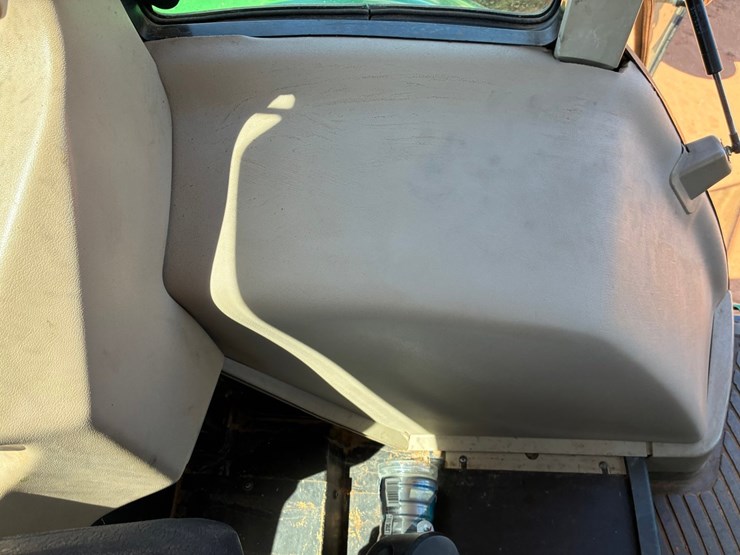 2003-john-deere-6715-image-21