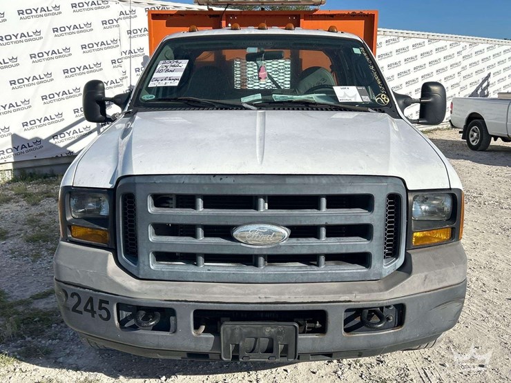 2006-ford-f350-image-31