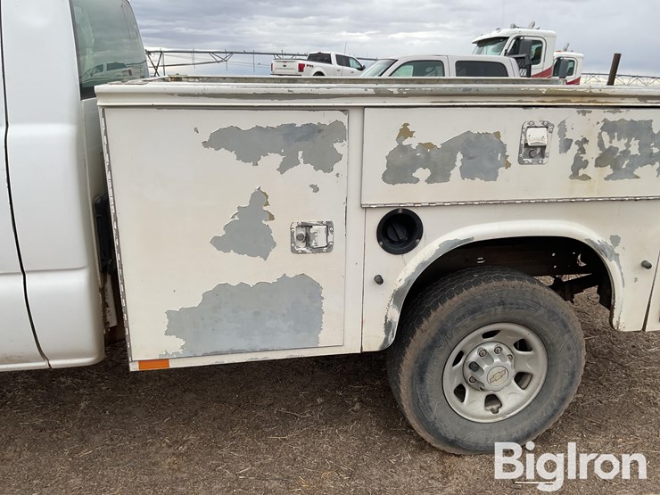 2006-chevrolet-3500-image-14
