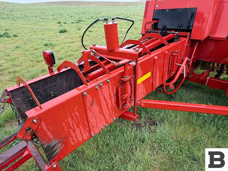 new-holland-580-image-20