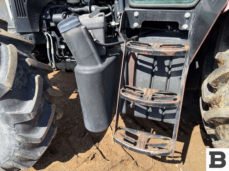 case-ih-farmall-105u-image-27