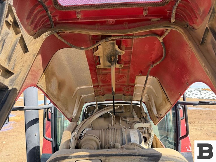 case-ih-farmall-105u-image-12