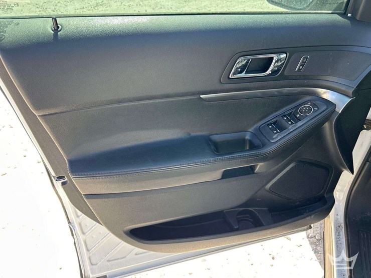 2018-ford-explorer-image-10