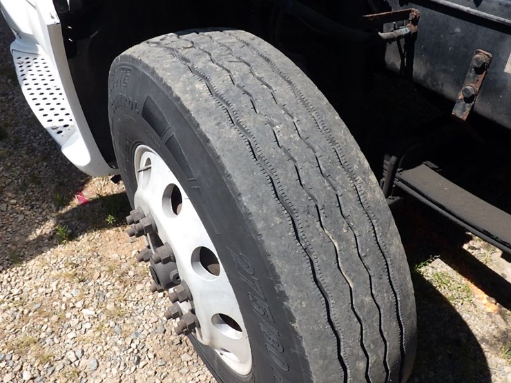 2016-kenworth-t680-image-32