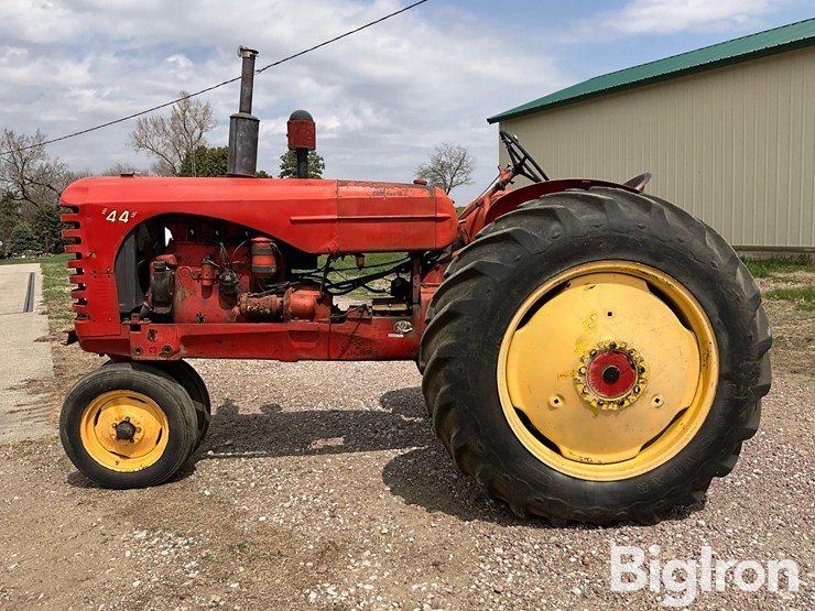 1949-massey-ferguson-44-image-8