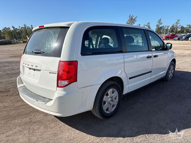 2012-dodge-grand-caravan-image-2