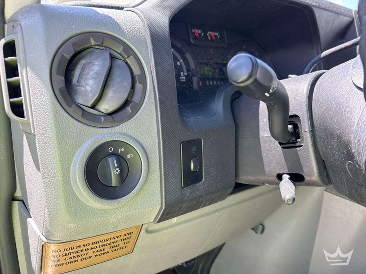 2009-ford-cargo-image-23