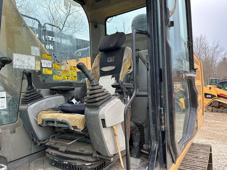 caterpillar-320el-image-20