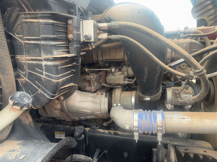 2015-freightliner-cascadia-125-image-65