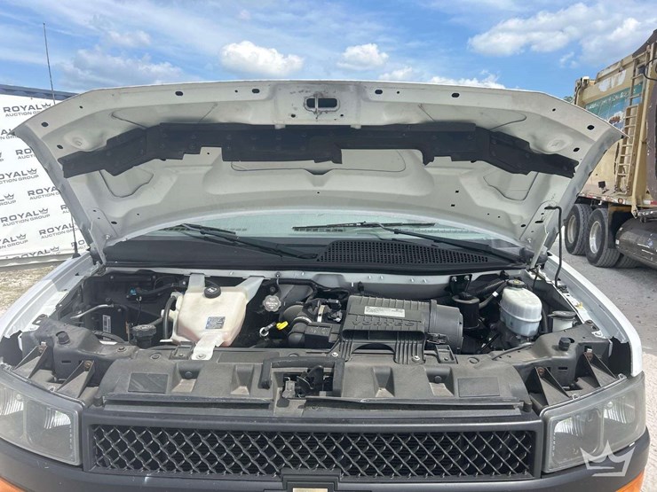 2019-chevrolet-express-2500-image-7