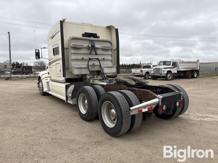 2011-peterbilt-386-image-7