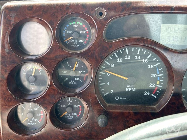 2005-mack-ch613-image-18