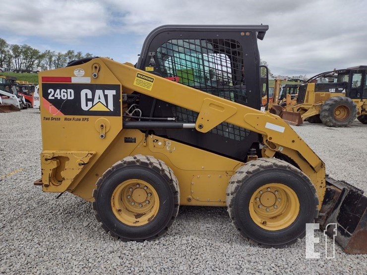 2016-caterpillar-246d-image-22