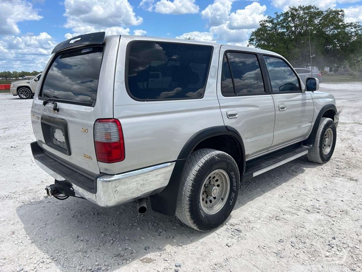 2000-toyota-4-runner-image-3