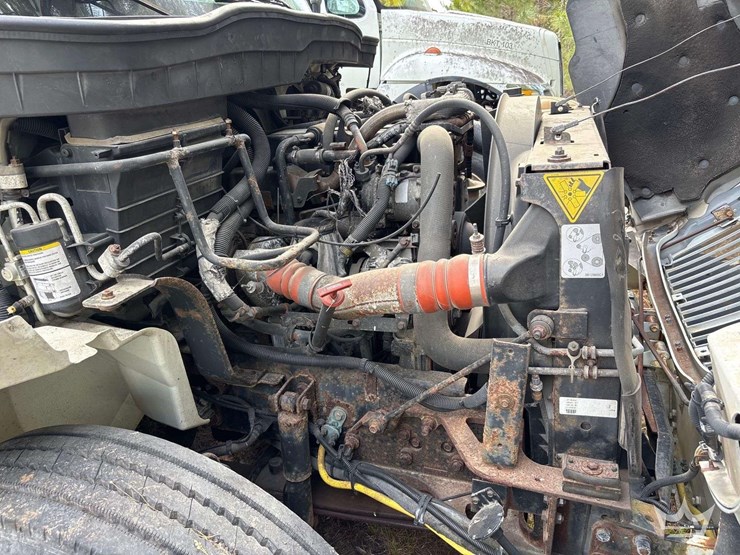 2010-international-durastar-4300-image-36