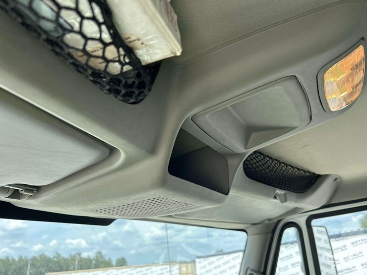 2014-international-durastar-4300-image-18