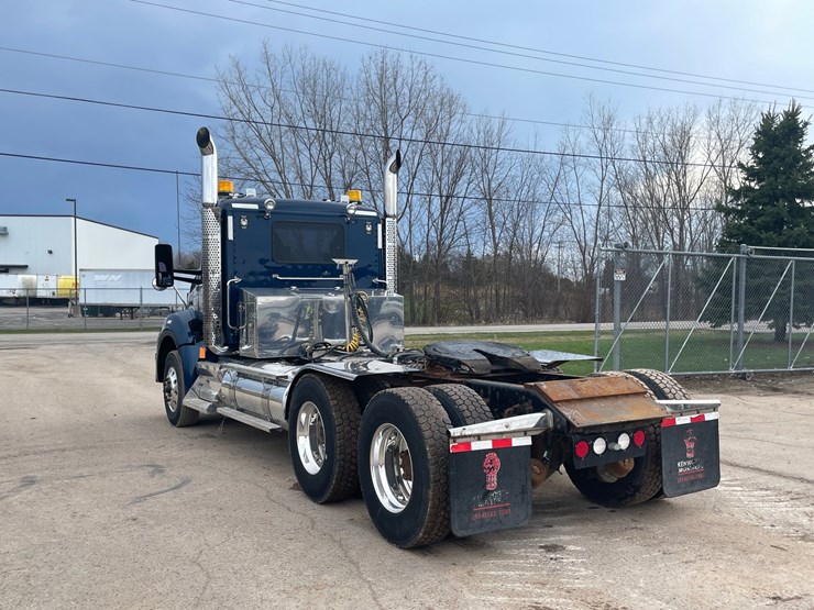 2015-kenworth-t880-image-7