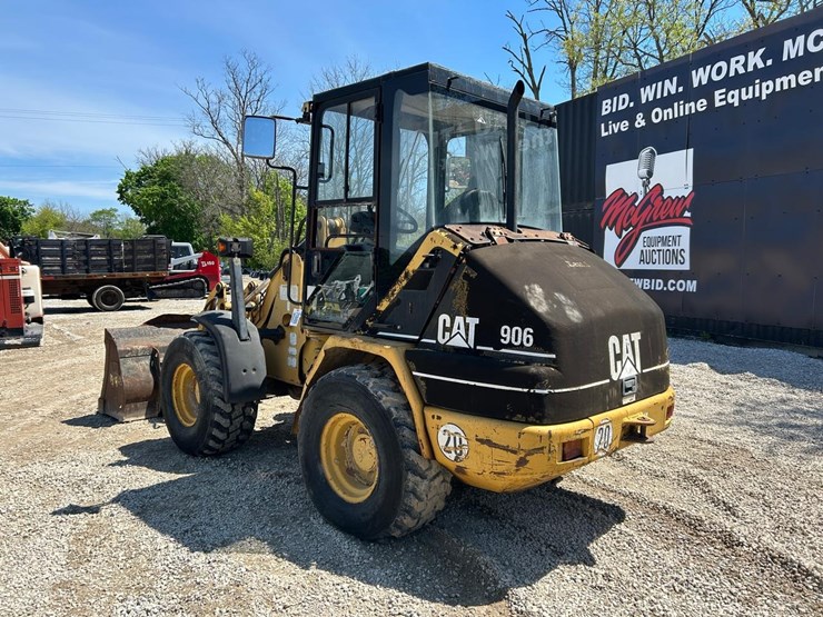 caterpillar-906-image-2