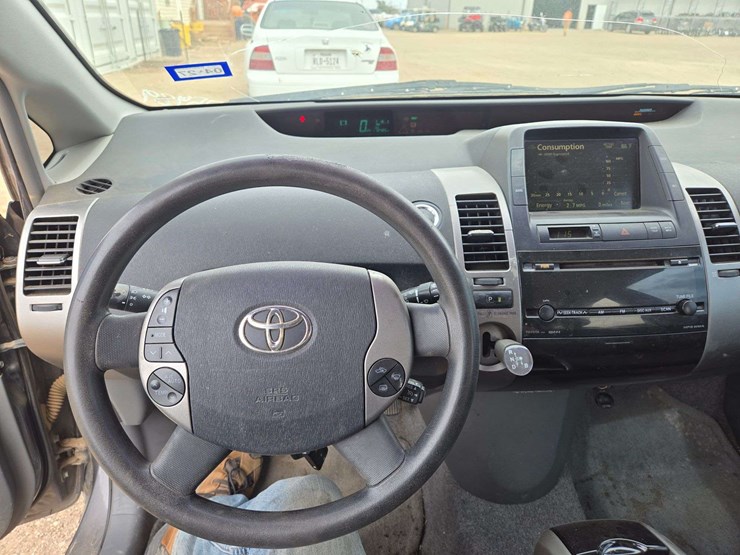 2008-toyota-prius-hatchback-image-13