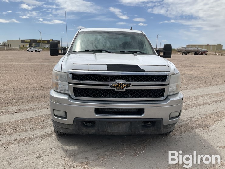 2012-chevrolet-silverado-2500-image-2