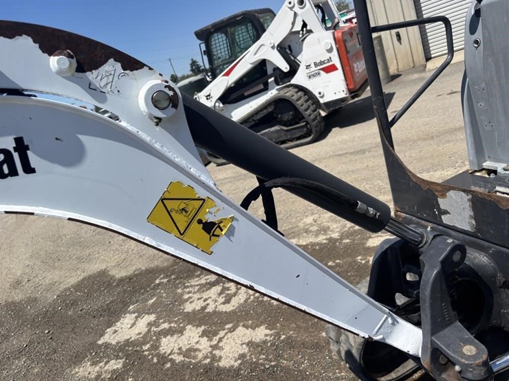 2020-bobcat-e20-image-17