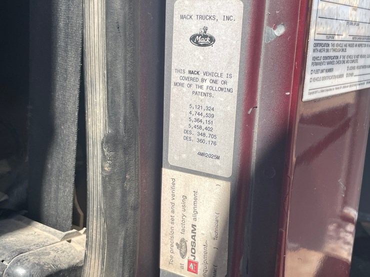 #4013-•-2000-quad-axle-mack-dump-truck-(has-wi-title)-image-94