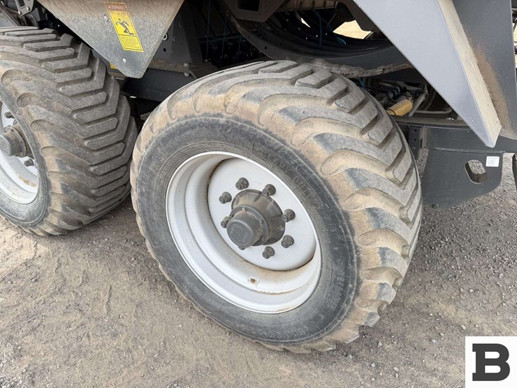 2022-massey-ferguson-2270-image-36