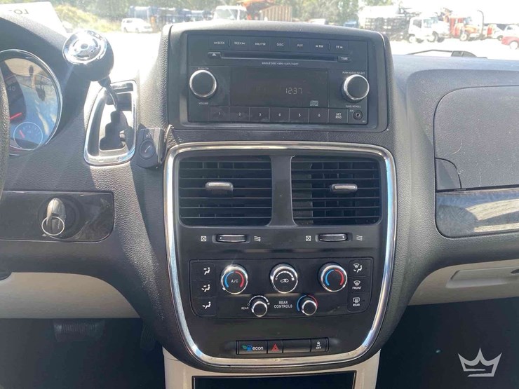 2016-dodge-grand-caravan-image-14