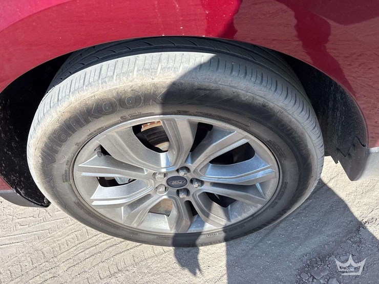2019-ford-edge-image-19
