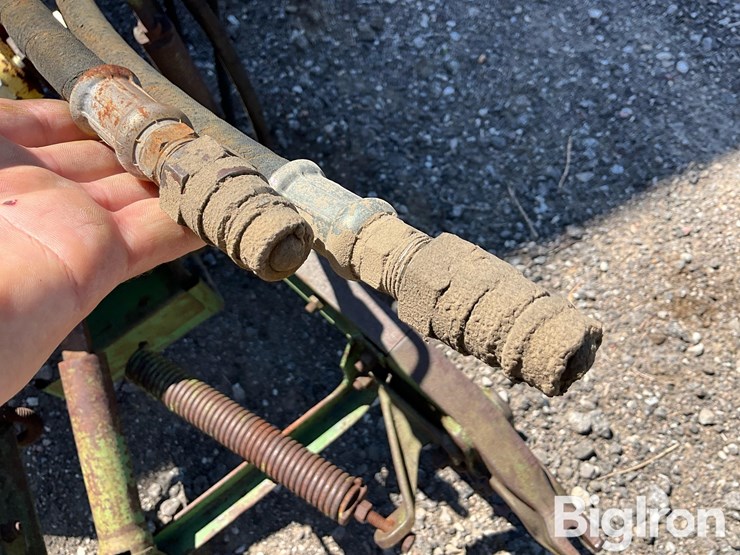 john-deere-7-image-12